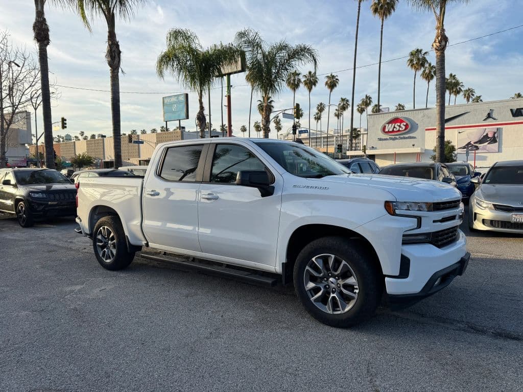2019 Chevrolet Silverado 1500 RST - Photo 2