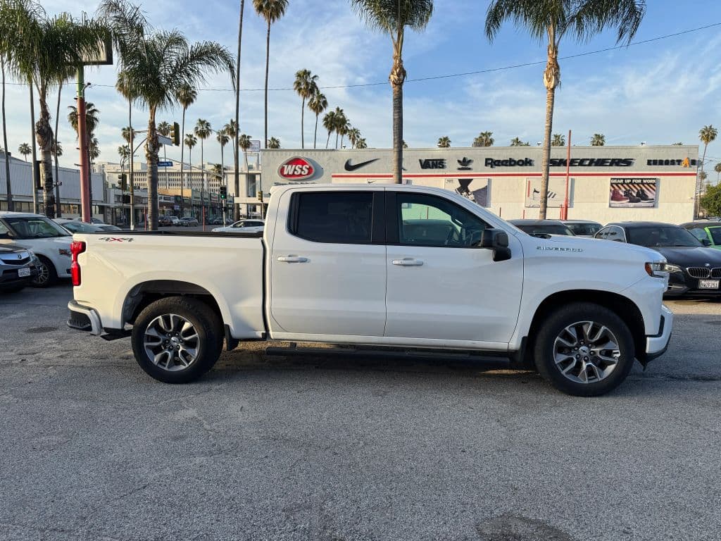 2019 Chevrolet Silverado 1500 RST - Photo 3
